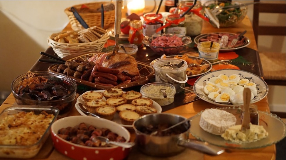 Sfaturi pentru a evita neplăcerile cauzate de excesele alimentare de Sărbători
