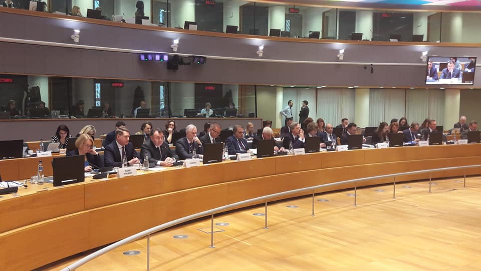 Miniştrii Sănătăţii din UE, îngrijoraţi de riscurile privind aprovizionarea cu medicamente din cauza coronavirusului; decizie privind o mai bună coordonare între statele membre