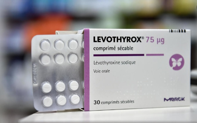 Grupul Merck, condamnat de justiţia din Franţa să plătească daune pacienţilor care au avut reacţii adverse după ce au luat Levothyrox