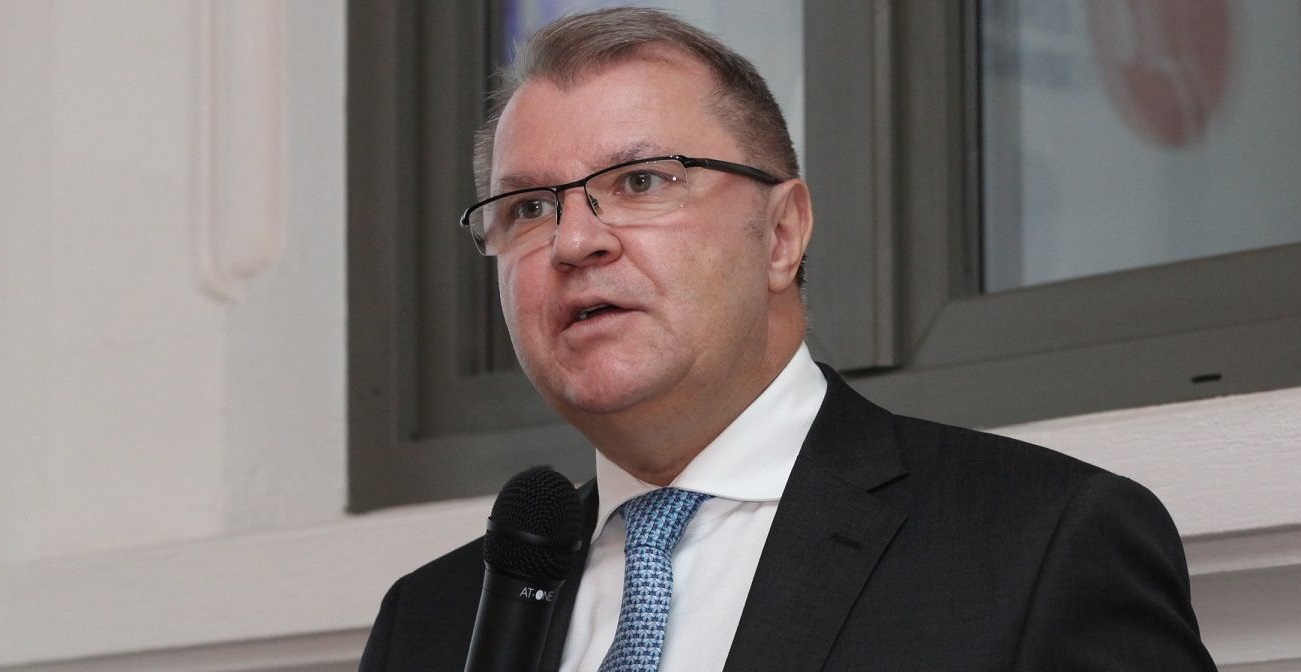 [VIDEO]: Prof. dr. Cătălin Codreanu, despre medicamente biosimilare vs. biologice de referinţă: Eficacitate, siguranţă şi calitate comparabile (Partea I)