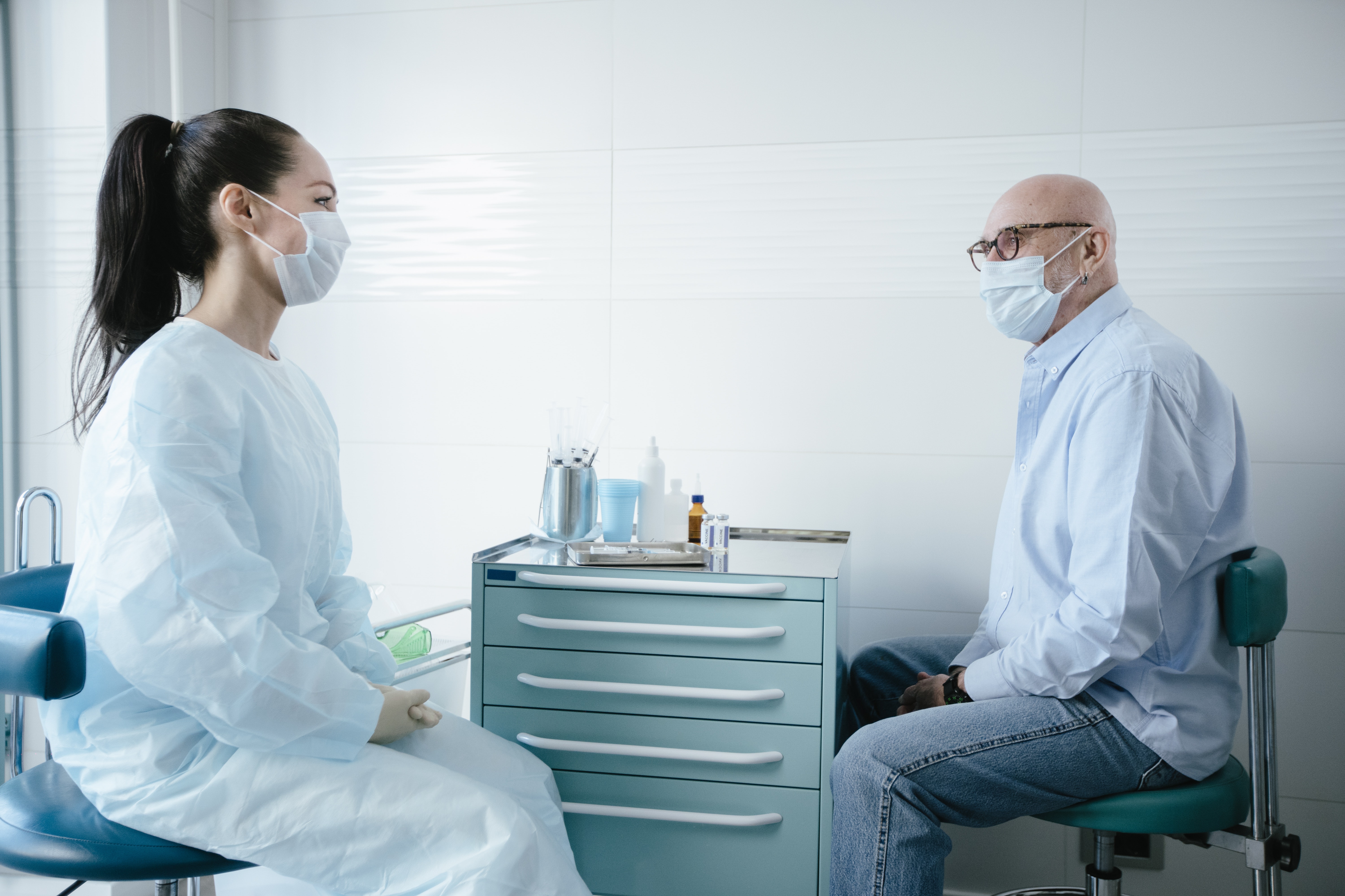 Vaccinarea COVID-19: Cazurile de miocardită la bărbaţii tineri sunt rare