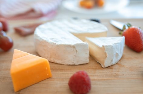 Un studiu realizat în China sugerează o asociere între consumul regulat de lactate şi un risc crescut de cancer