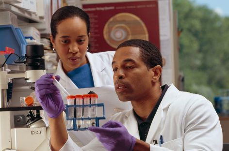 Nou medicament împotriva cancerului, metodă diferită de absorbţie în organism pentru a-i creşte eficacitatea