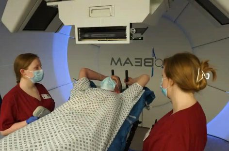 Terapie cu fascicul de protoni pentru cancerul de sân, administrată într-un studiu în premieră mondială