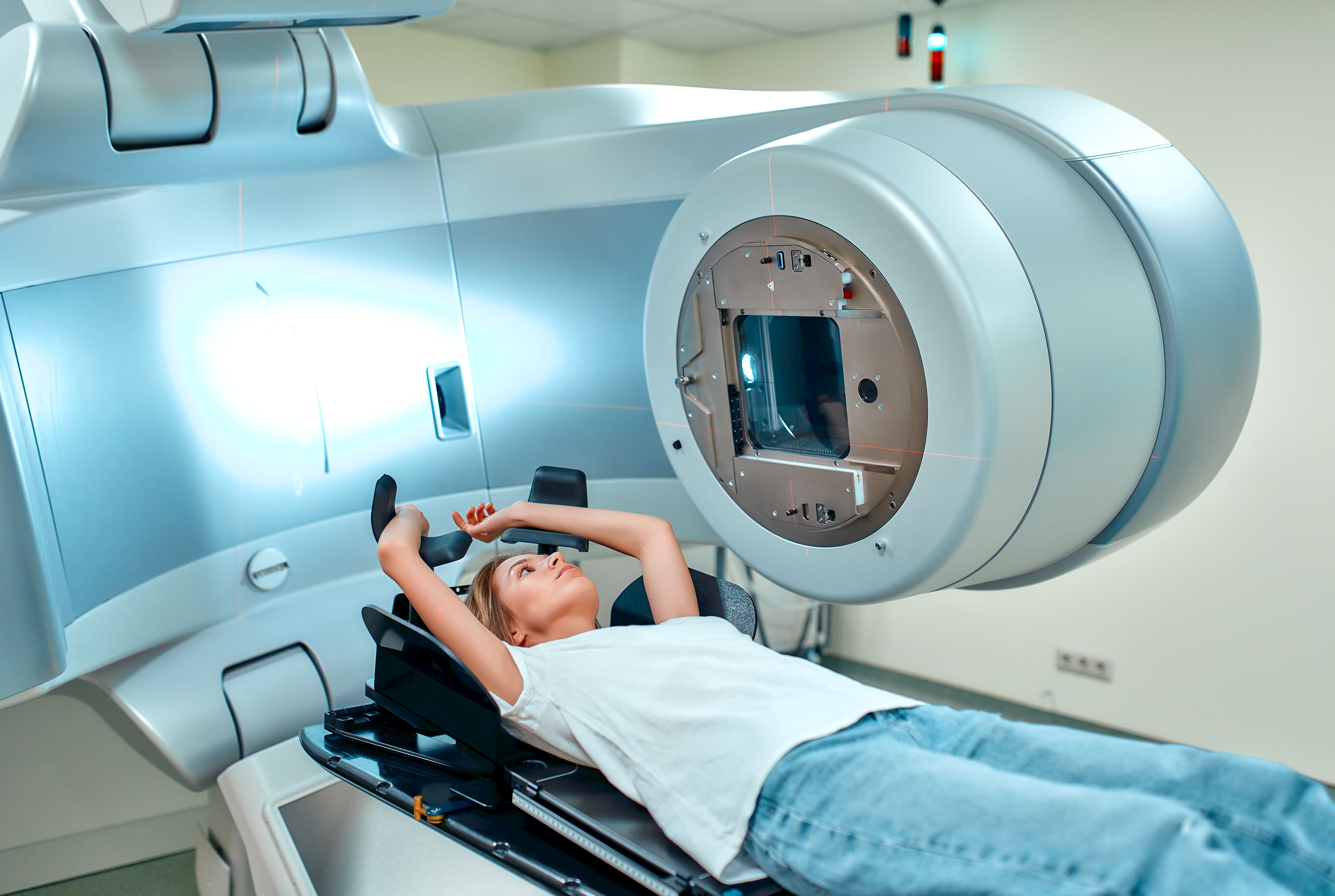 Riscul de cancer pulmonar cauzat de radioterapie se dublează pentru pacienţii cu cancer de sân care fumează, a constatat un studiu