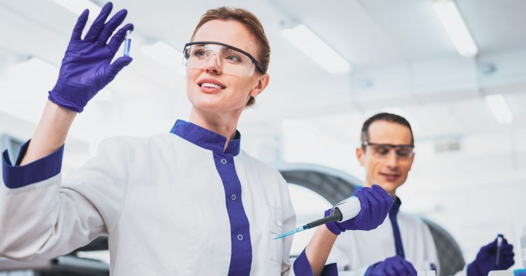 Oamenii de ştiinţă au descoperit o modalitate de a combate procesul de îmbătrânire şi dezvoltarea cancerului