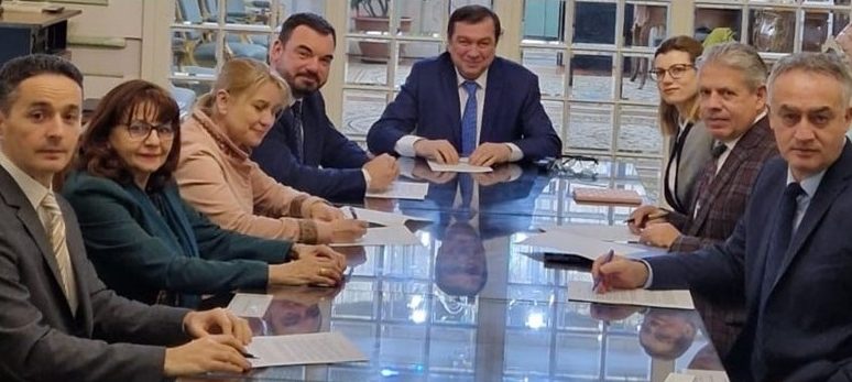 Parteneriat pentru informarea corectă privind studiile clinice între mai multe instituţii şi asociaţii din România