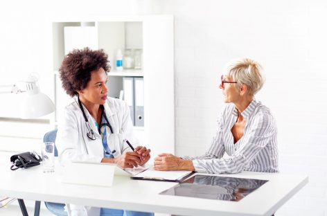 Terapiile hormonale orale împotriva bufeurilor cauzate de menopauză influenţează tensiunea arterială. Posibile explicaţii