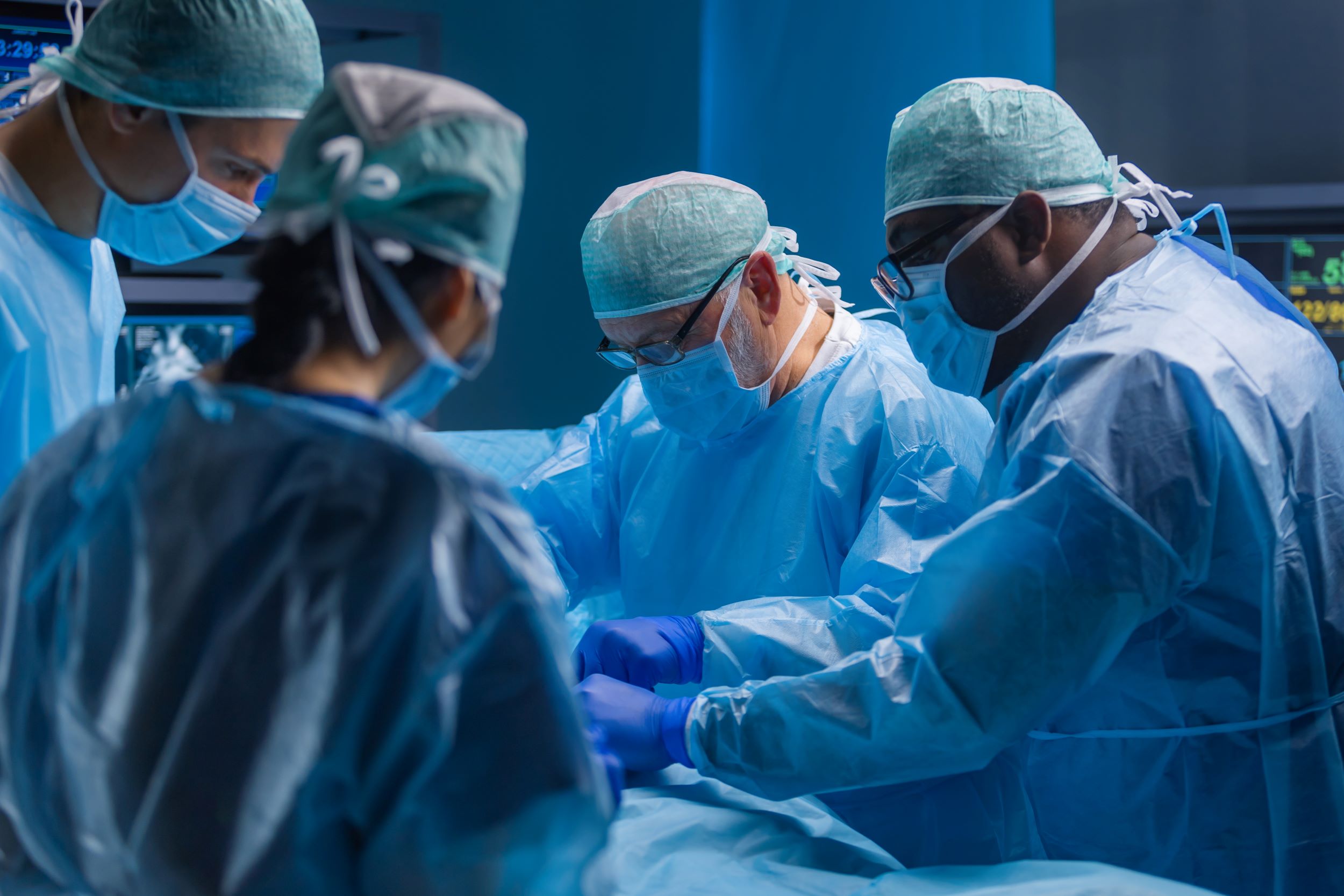 Primele transplanturi cardiace cu o inimă care bate