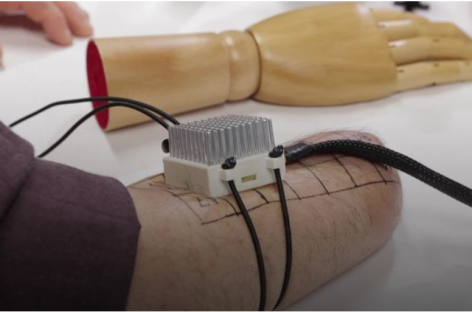 VIDEO Persoane cu amputaţii pot simţi căldura atingerii umane cu ajutorul unei noi tehnologii bionice