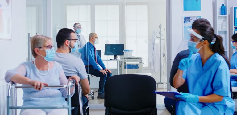 Scleroza multiplă: Un nou studiu evidenţiază cinci semne de avertizare a bolii