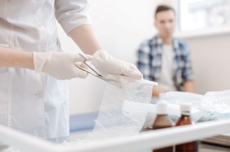 Pansament personalizat pentru îngrijirea pacienţilor cu arsuri şi cancer