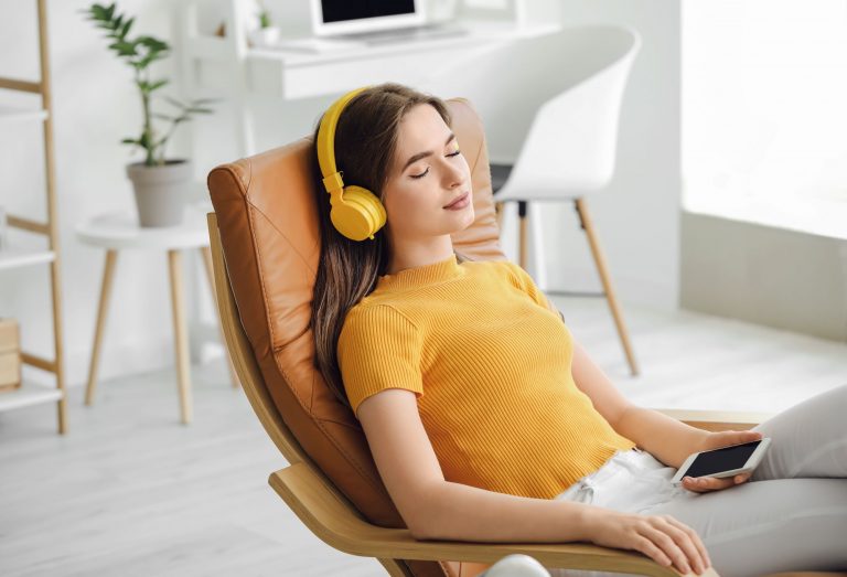 Muzica şi sănătatea: Ascultarea melodiilor preferate poate reduce durerea, sugerează un studiu