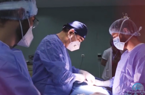 VIDEO Tumoră gigant, dezvoltată pe vertebre, operată cu succes la Spitalul de Neurochirurgie din Iaşi