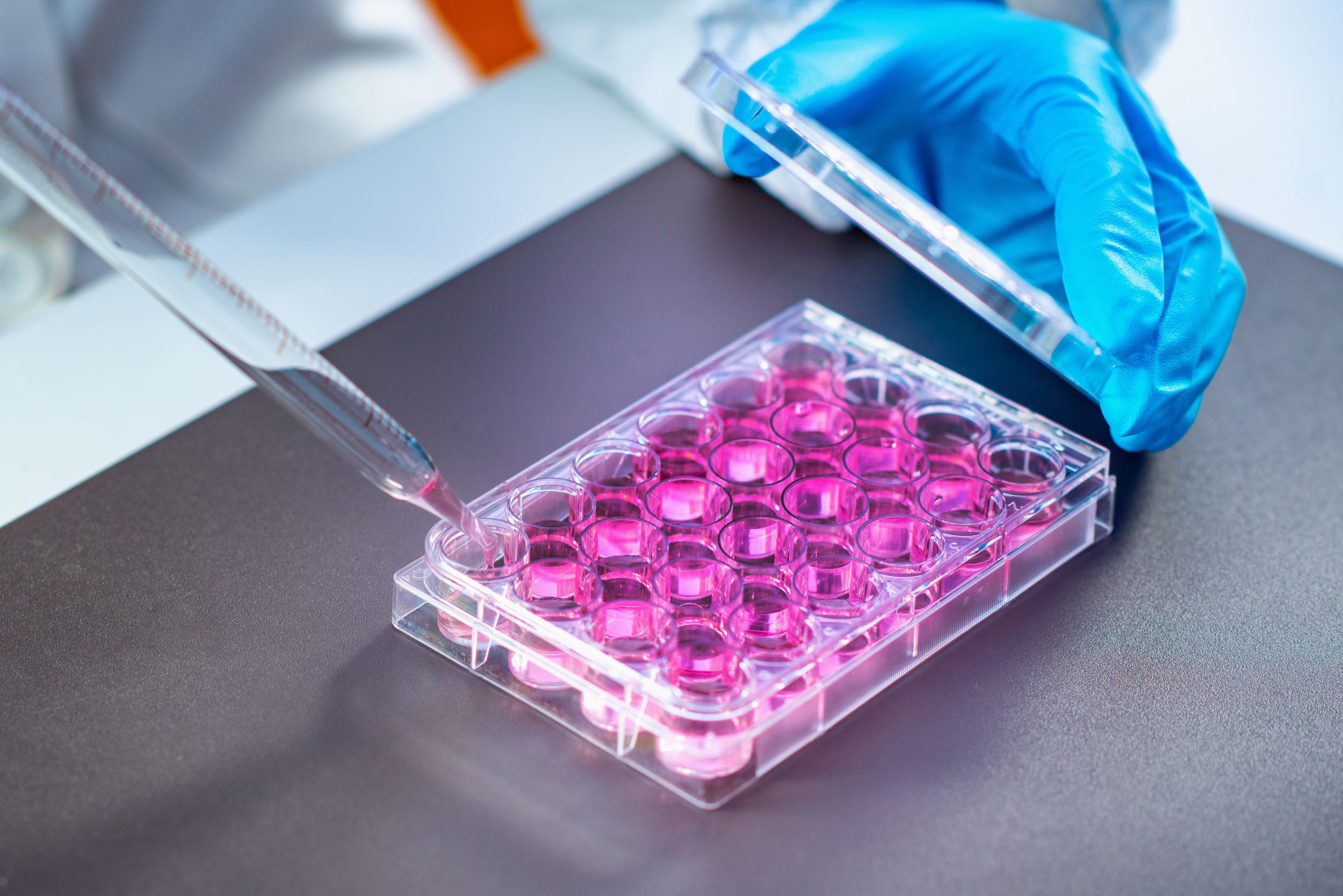 Cercetătorii lucrează la dezvoltarea unui vaccin pentru o tulburare genetică cu risc de cancer